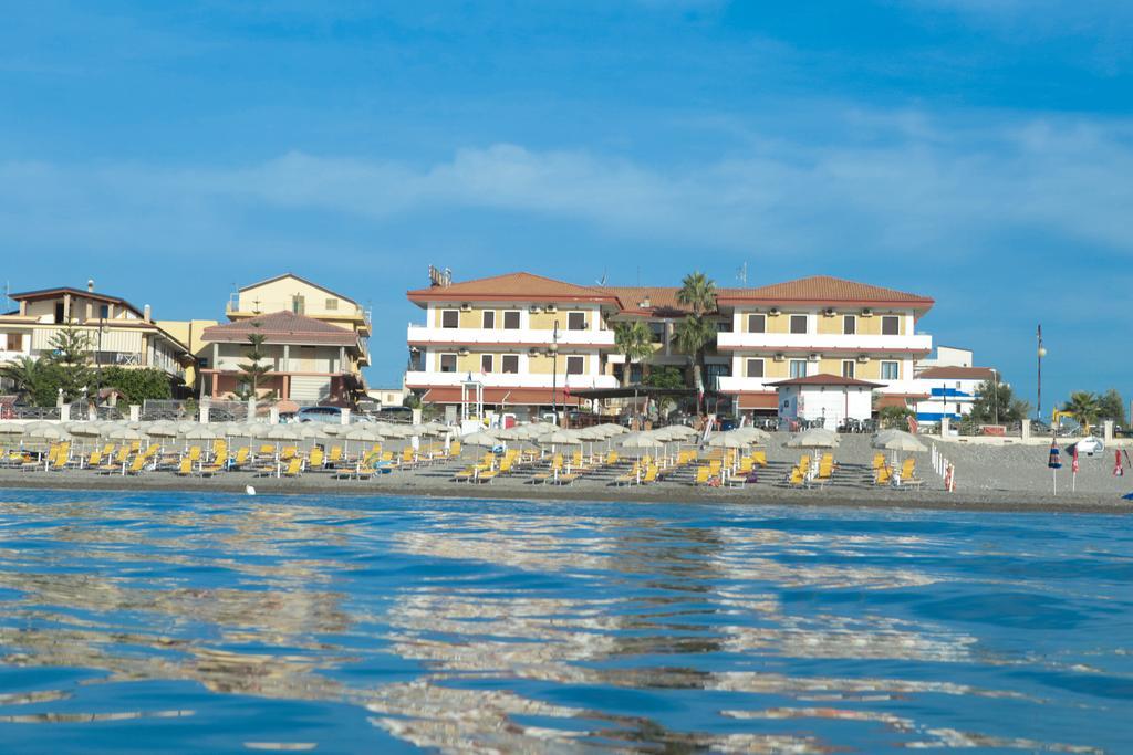 Hotel Miramare Ciro Marina Exterior photo